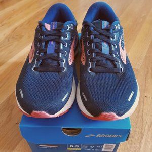 Women's Brooks Women Adrenaline GTS 22, Size 6.5 Wide